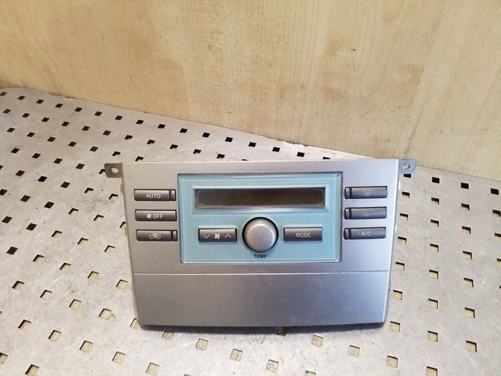 Climate control unit 559000F030