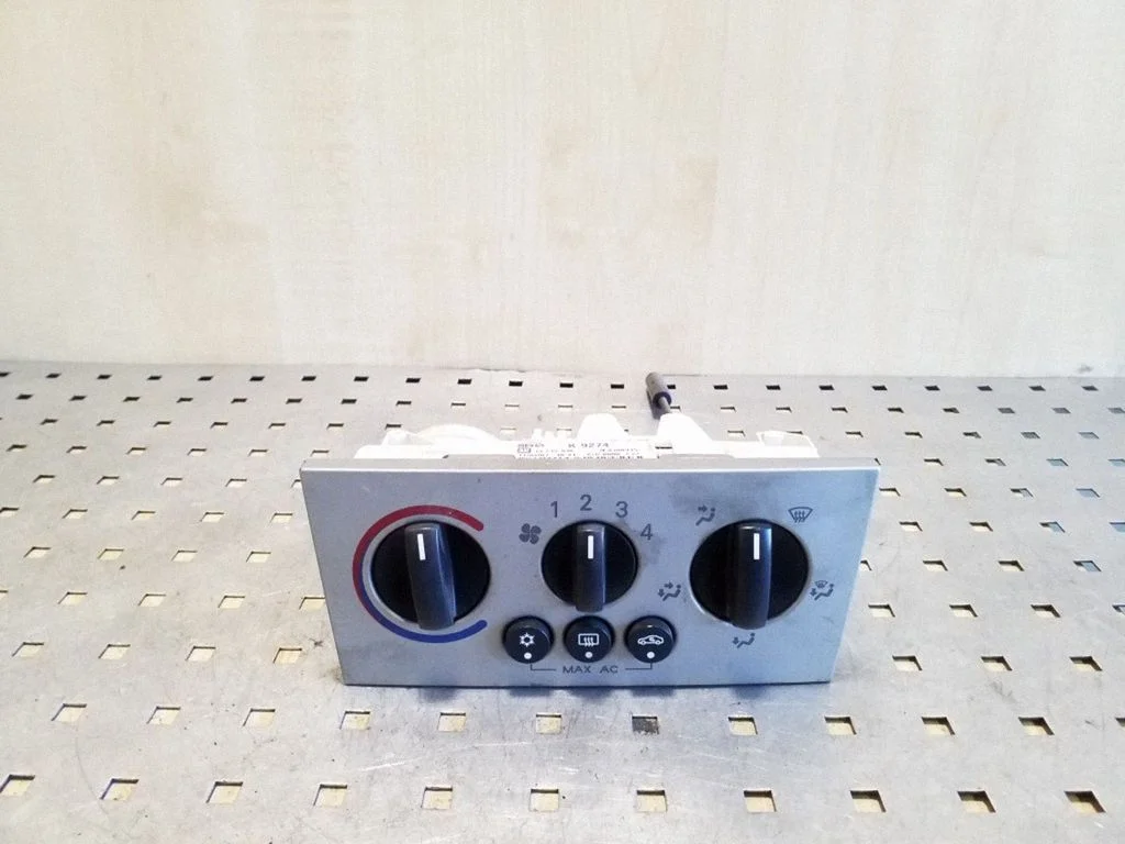 Climate control unit 13215936
