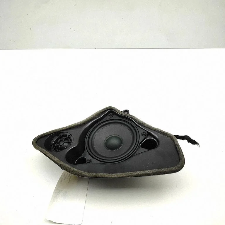 Armatuurlaua kõlar 6817940