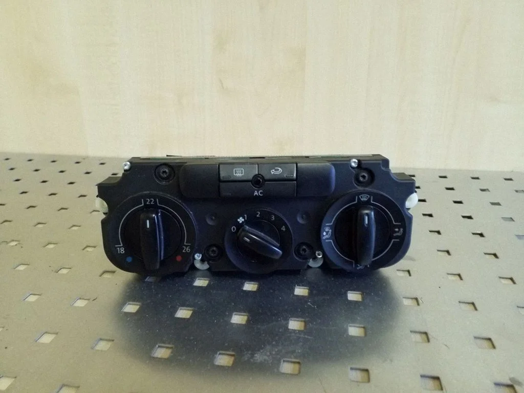 Climate control unit – Volkswagen Golf Plus (2005-2013)
