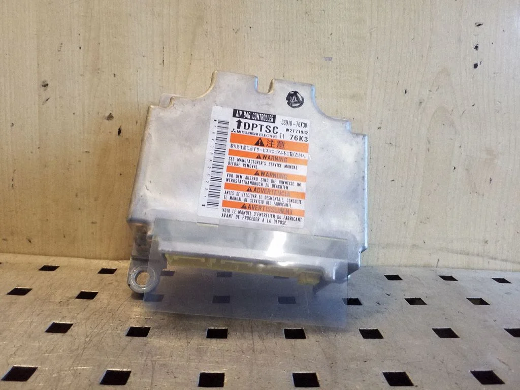 Turvapatjade juhtplokk 3891076K30 – Suzuki Grand Vitara II (2006-2016)