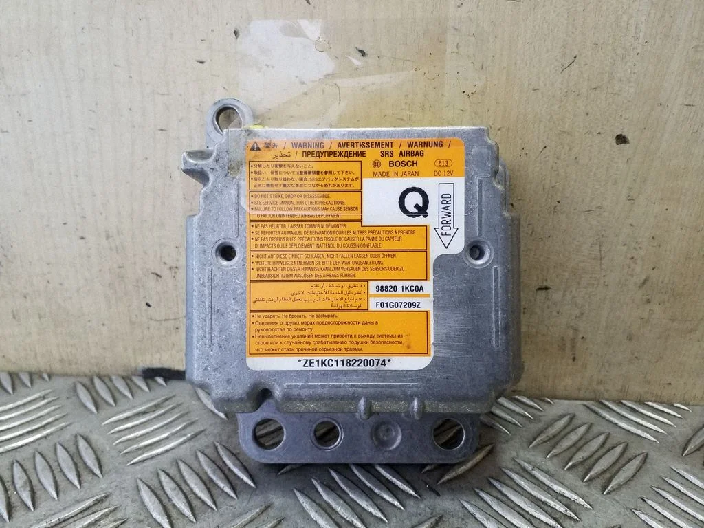 Drošības spilvenu vadības bloks 988201KC0A