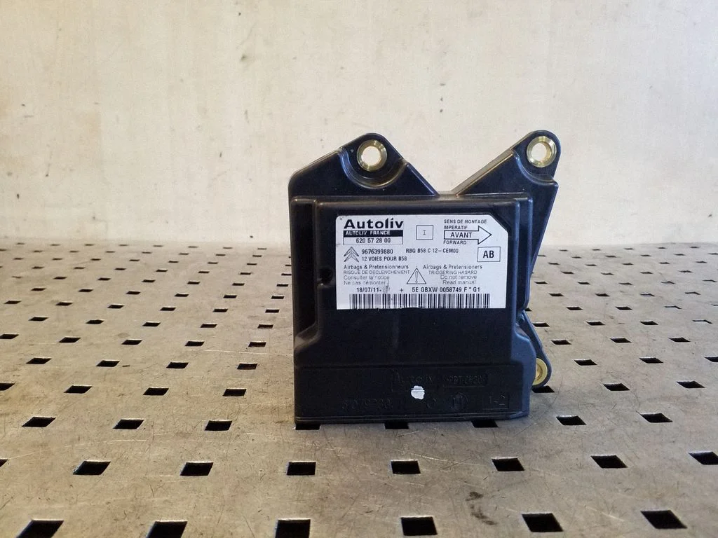 Drošības spilvenu vadības bloks 9676399880