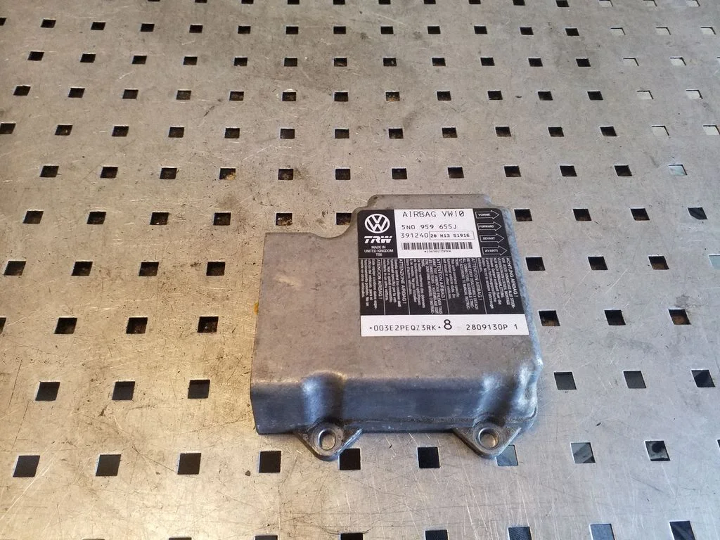 Airbag control unit/module – Volkswagen Tiguan (2007-2016)