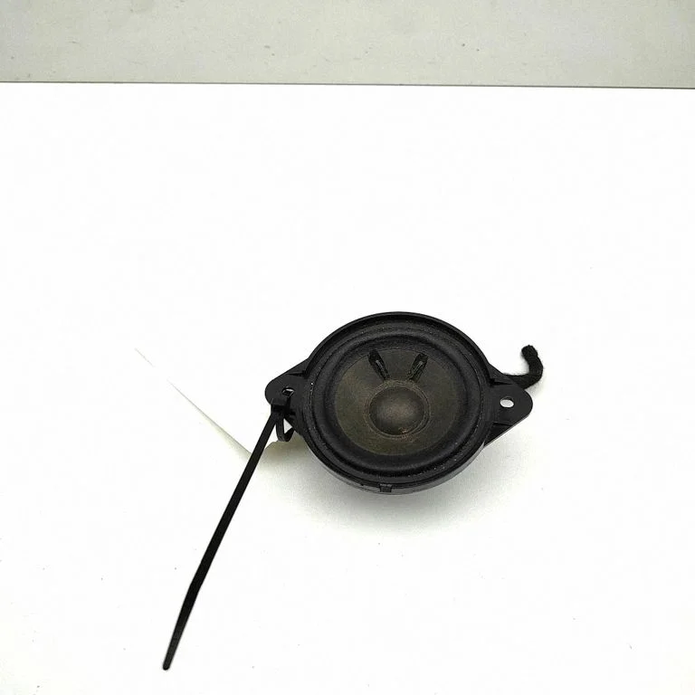 Skaļrunis panelī 8T0035416