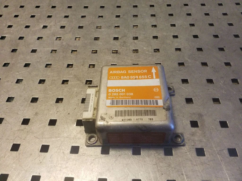 Drošības spilvenu vadības bloks 8A0959655C