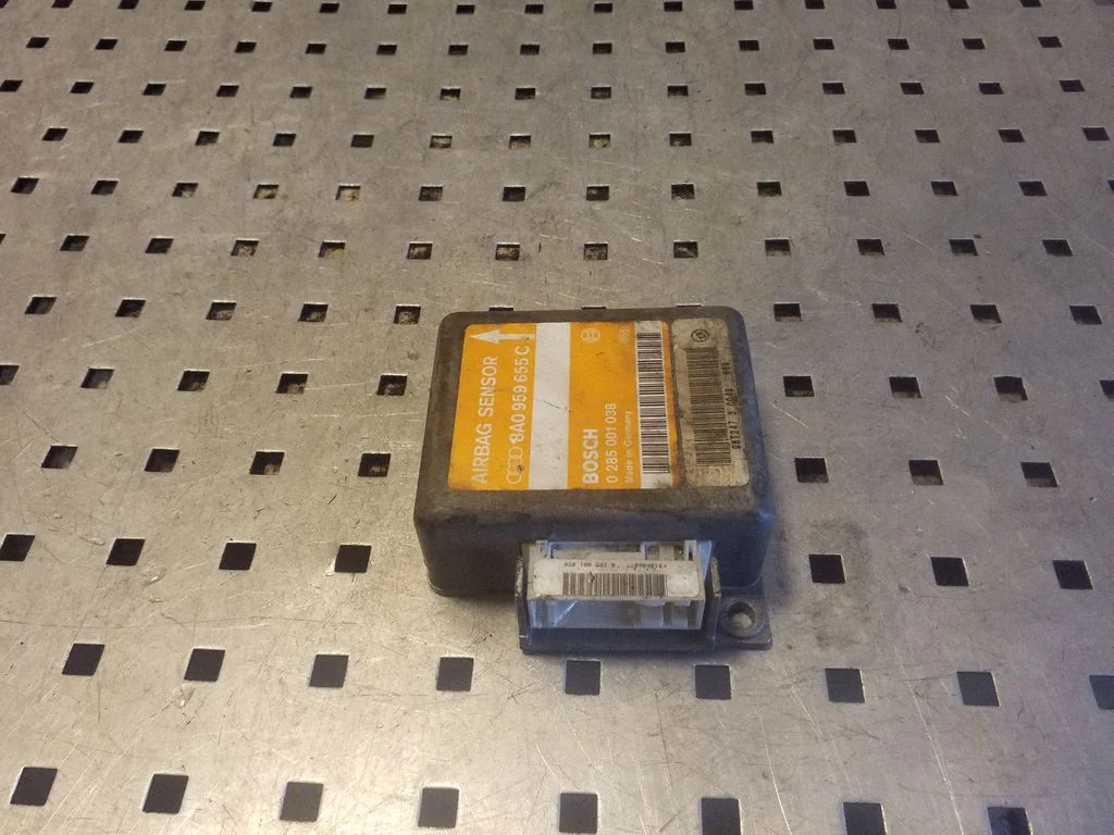 Drošības spilvenu vadības bloks 8A0959655C