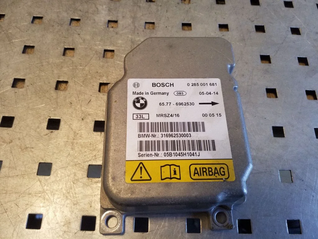 Drošības spilvenu vadības bloks 65776962530