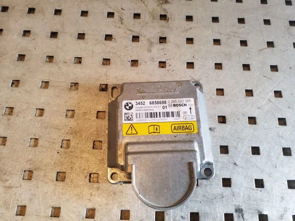 Drošības spilvenu vadības bloks – BMW 3. sērija F30 F35 F31 (2012-2018)
