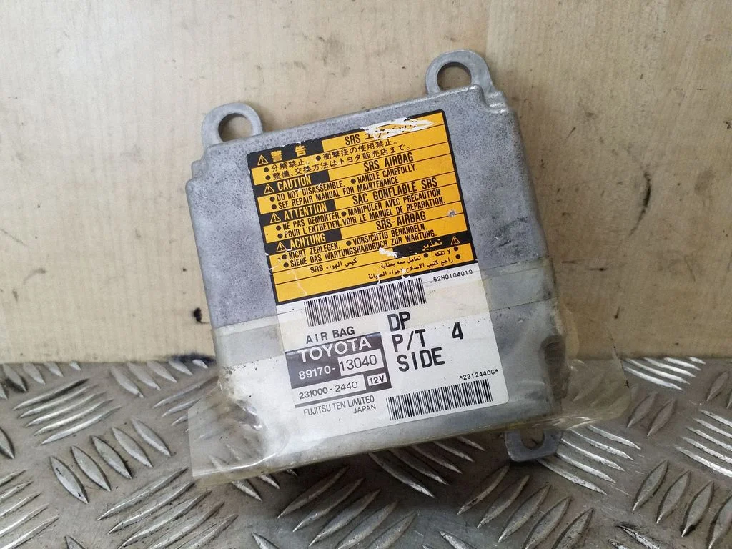 Turvapatjade juhtplokk – Toyota Corolla E120 E130 (2004-2007)