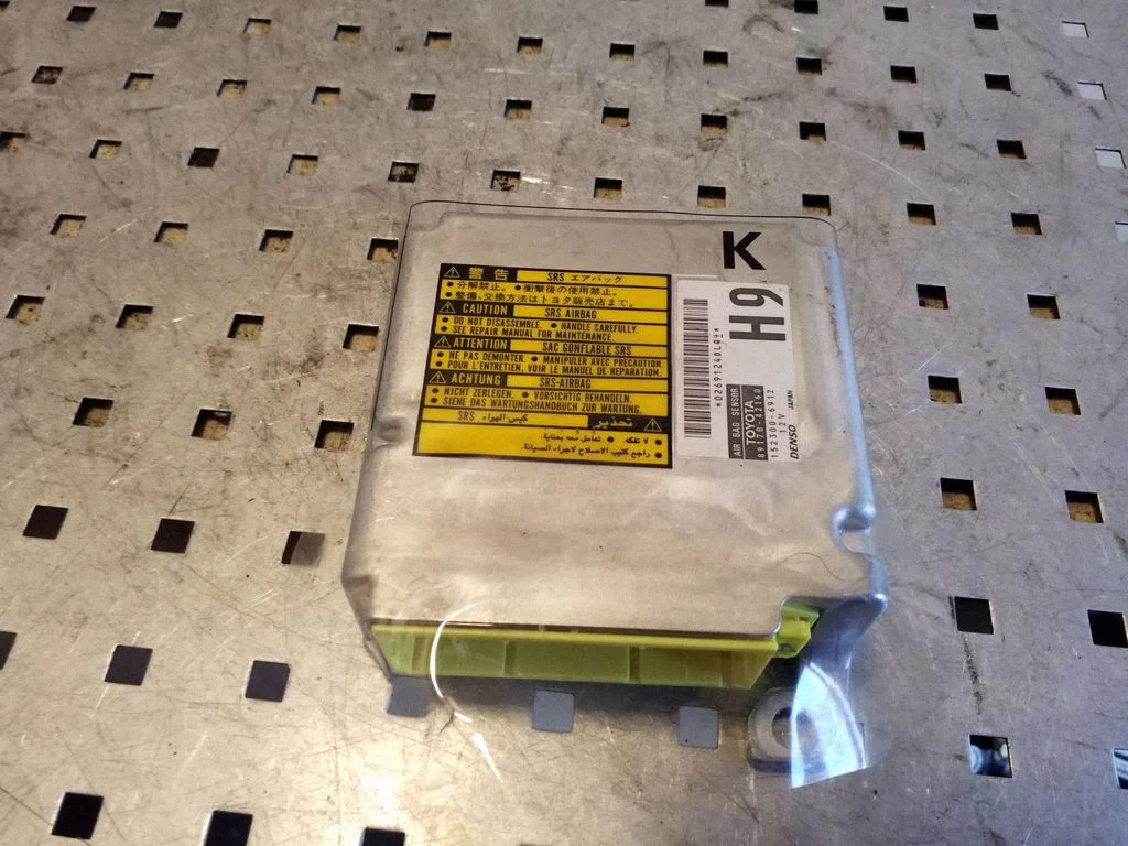 Drošības spilvenu vadības bloks – Toyota RAV 4 (XA20) (2000-2005)