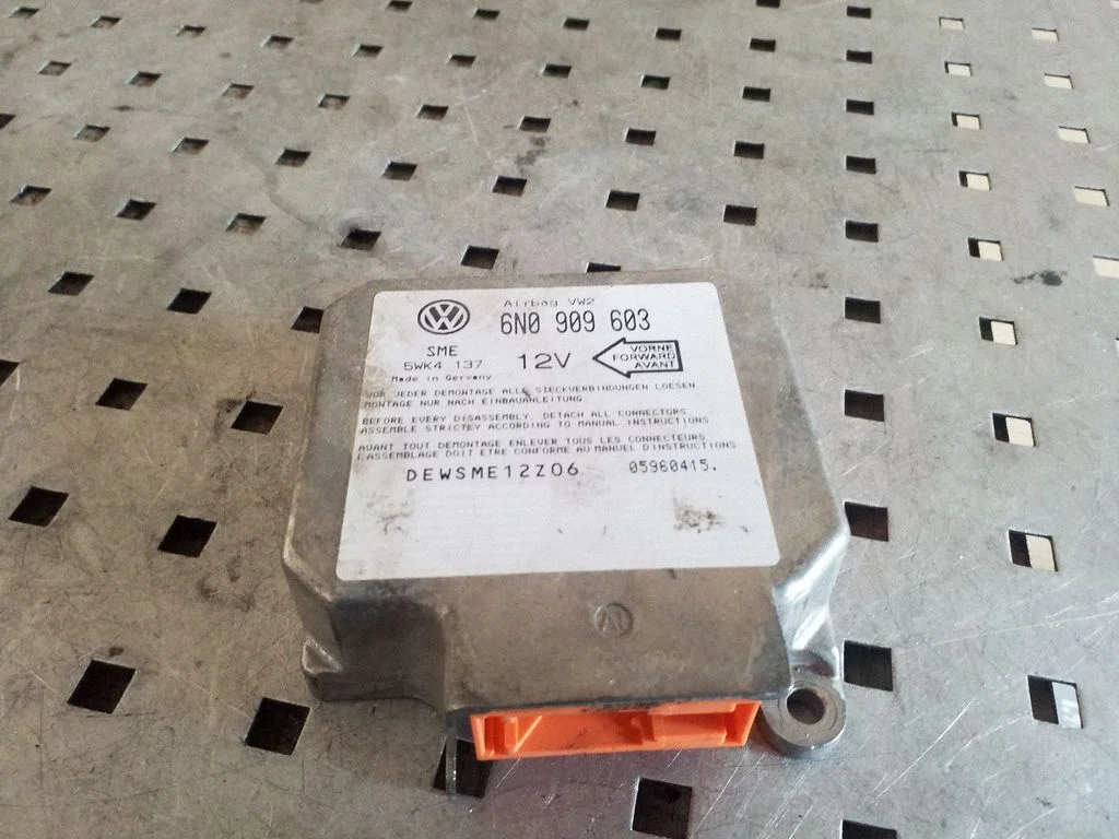 Sterownik poduszek powietrznych 6N0909603