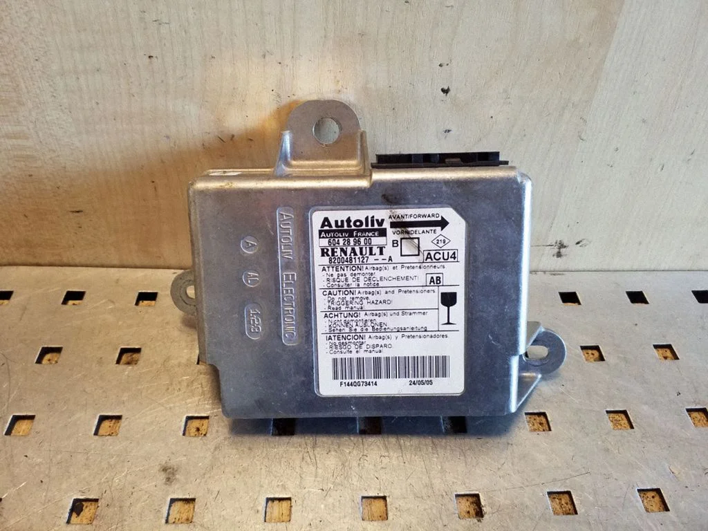 Airbag control unit/module 8200481127A