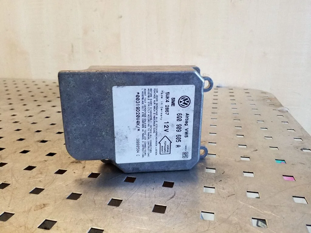 Airbag control unit/module 6Q0909605A