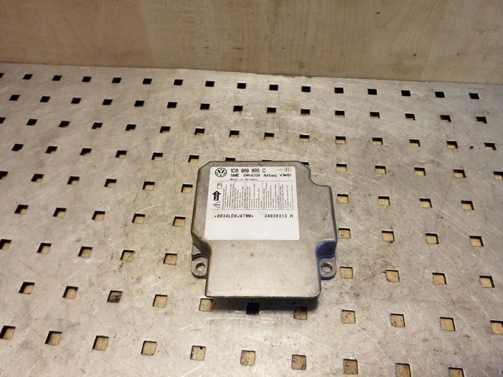 Airbag control unit/module 1C0909605C