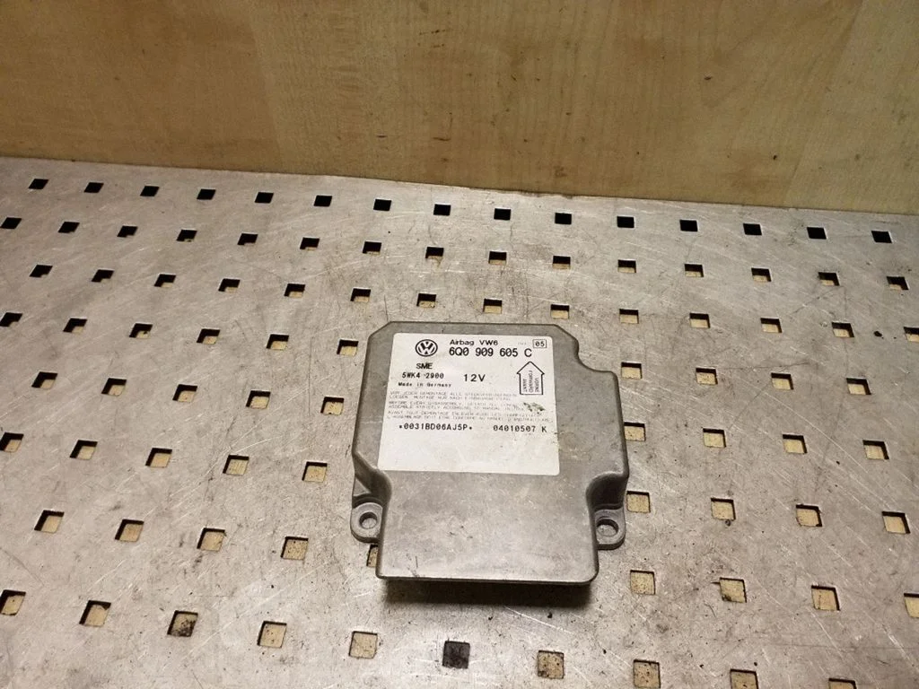 Airbag control unit/module 6Q0909605C