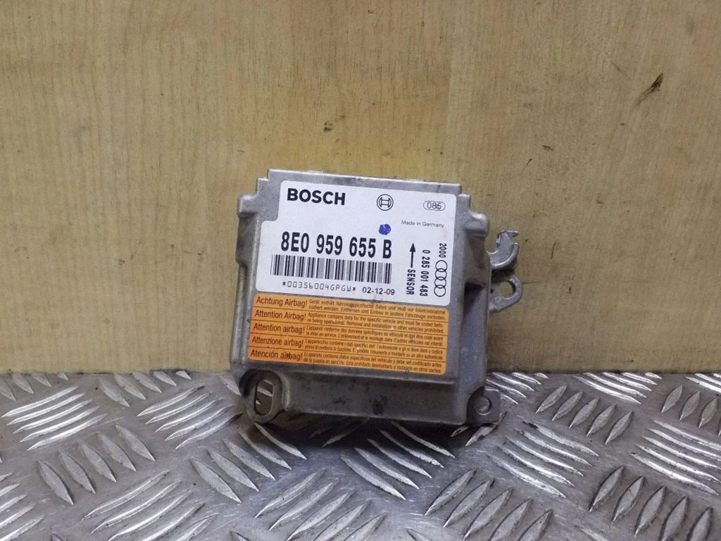 Drošības spilvenu vadības bloks 8E0959655B