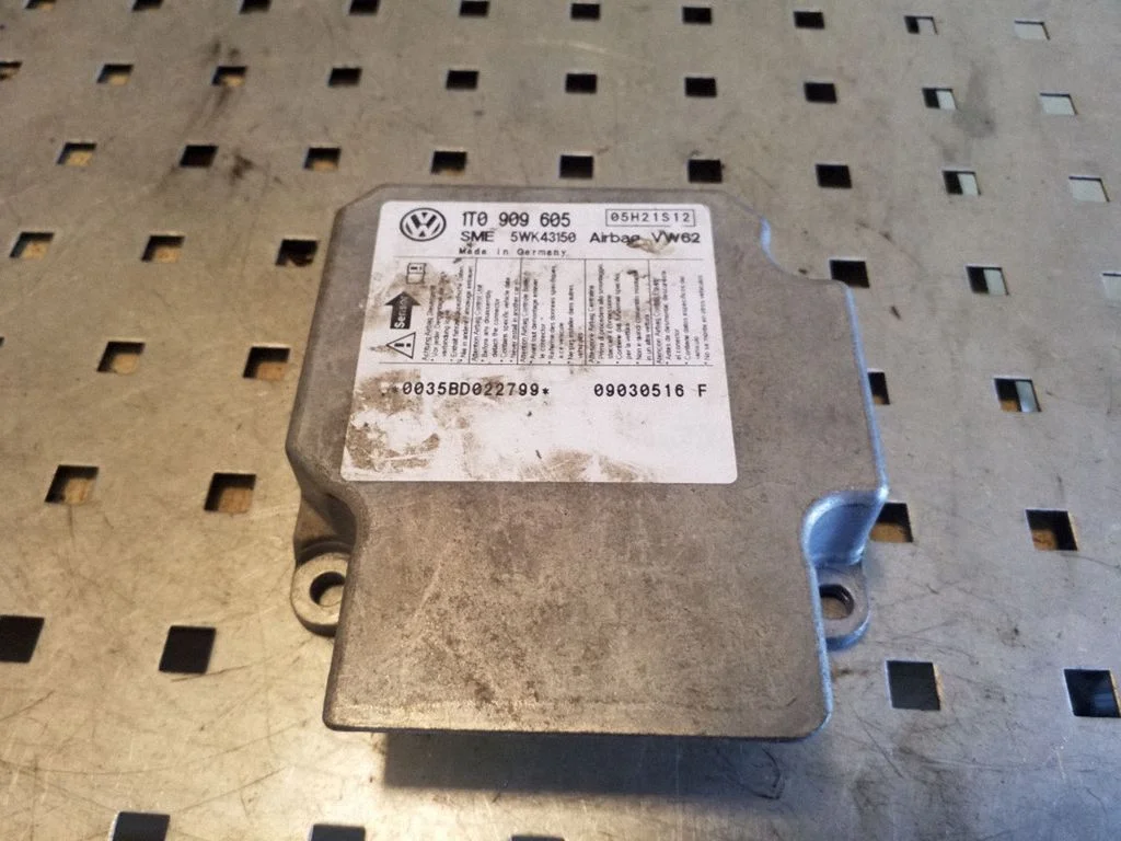 Airbag control unit/module 1T0909605