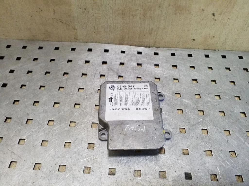 Airbag control unit/module 1C0909605K