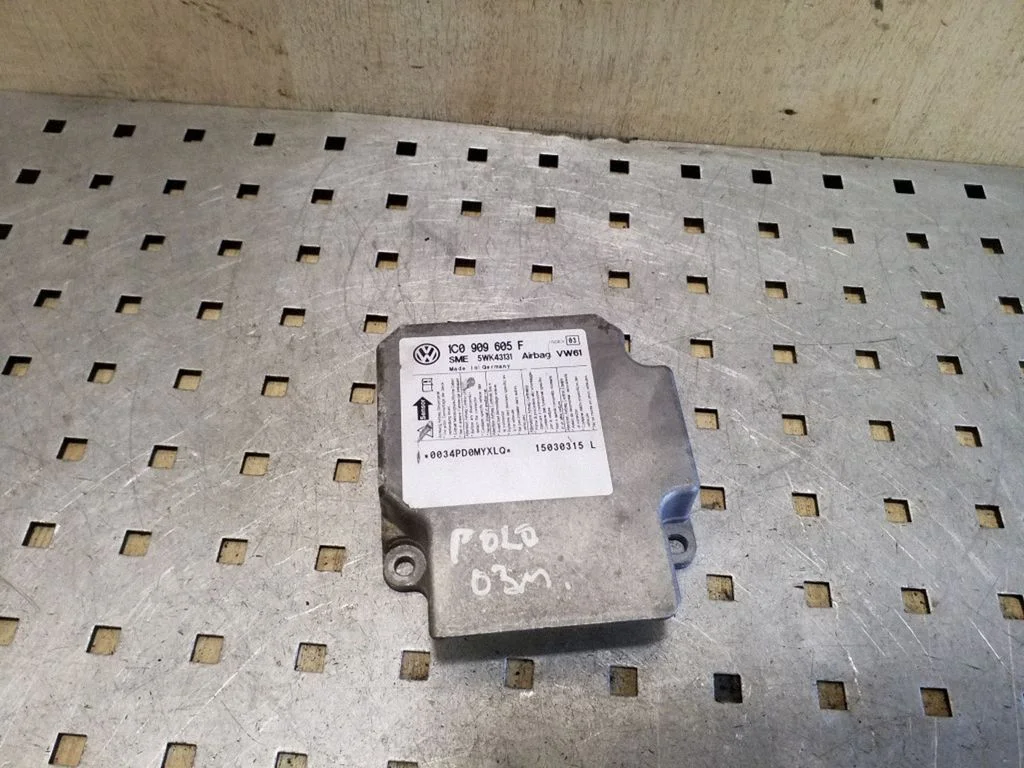 Airbag control unit/module 1C0909605F