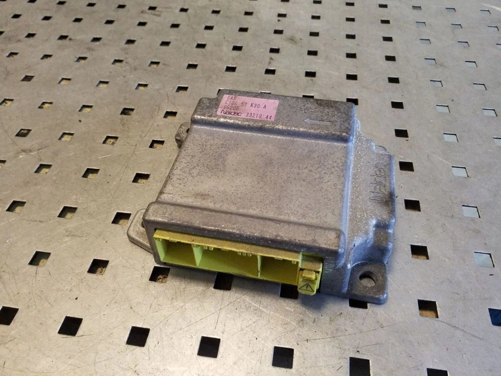 Drošības spilvenu vadības bloks C10057K30A