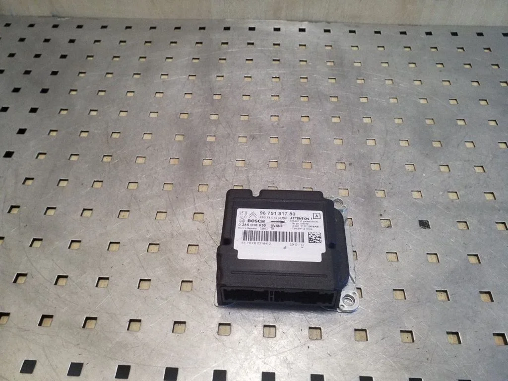 Airbag control unit/module – Peugeot 3008 I (2008-2015)