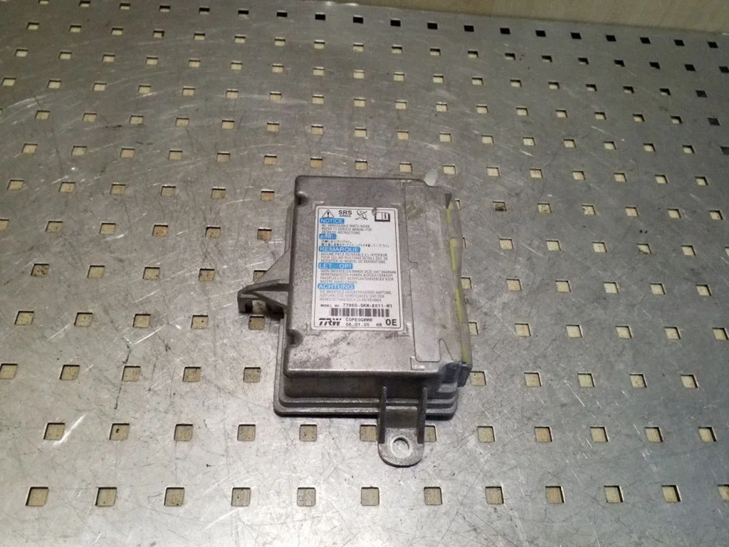 Airbag control unit/module – Honda CR-V (2002-2006)