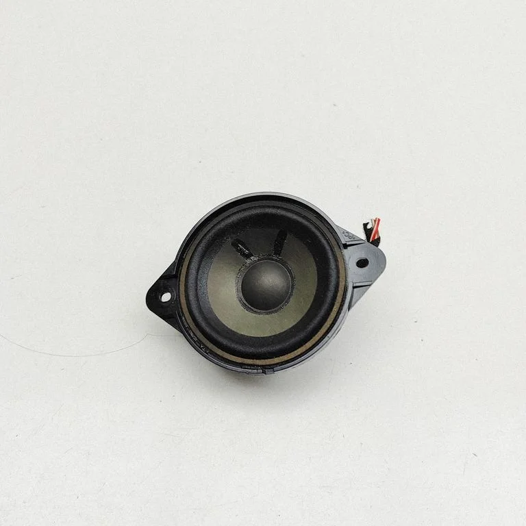 Skaļrunis panelī 8T0035416