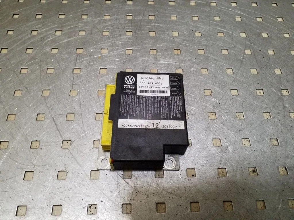 Drošības spilvenu vadības bloks 3C0909605J