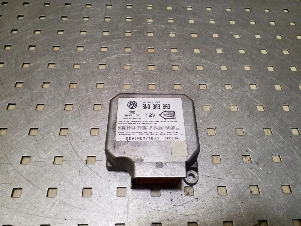 Drošības spilvenu vadības bloks 6N0909603