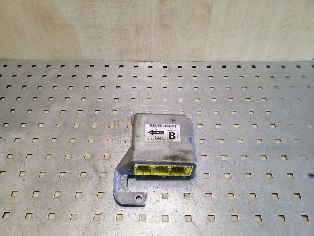 Drošības spilvenu vadības bloks W2T80274