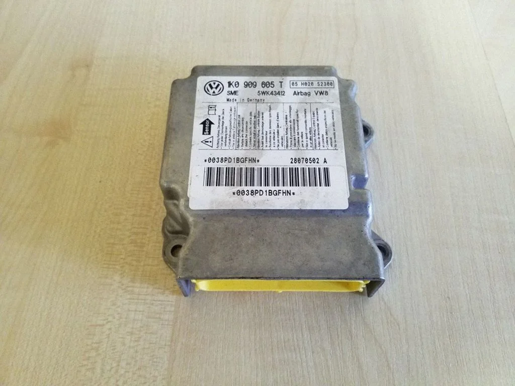 Oro pagalvių valdymo blokas