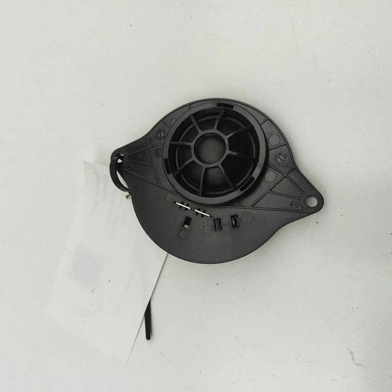 Skaļrunis panelī 8W0035399