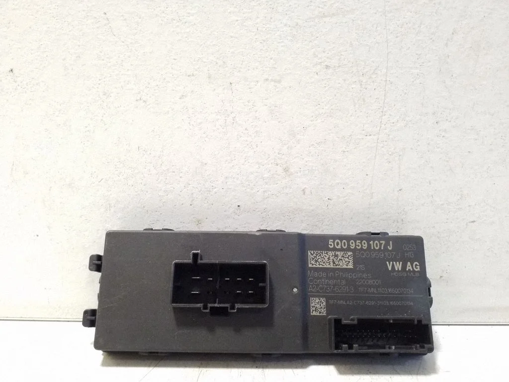 Tailgate/trunk control unit/module – Volkswagen Tiguan Allspace (2017-)