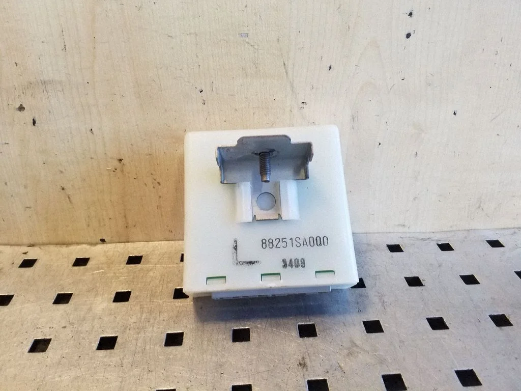 Door central lock control unit/module 88251SA000