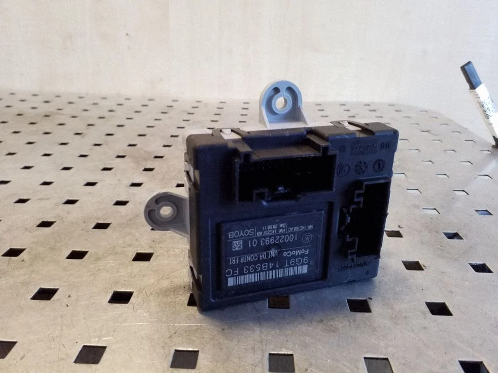 Centrālās slēgšanas vadības bloks 9G9T14B533FC