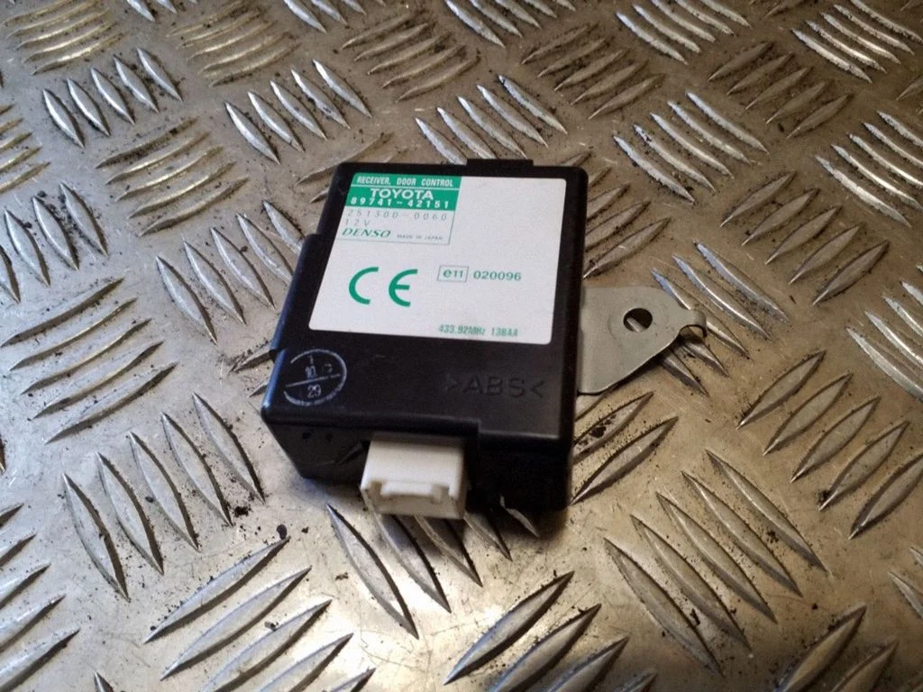 Door central lock control unit/module 8974142151