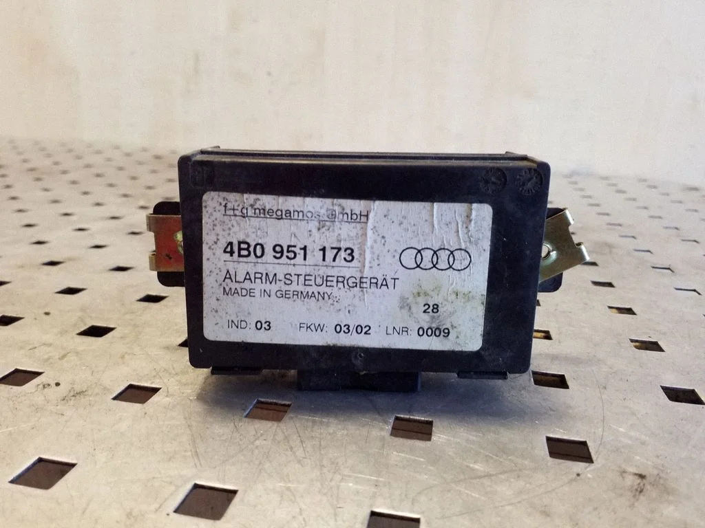 Alarm control unit/module 4B0951173