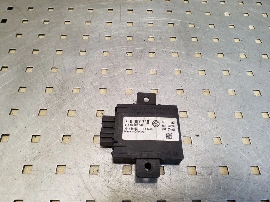 Signalizācijas vadības bloks 7L0907719