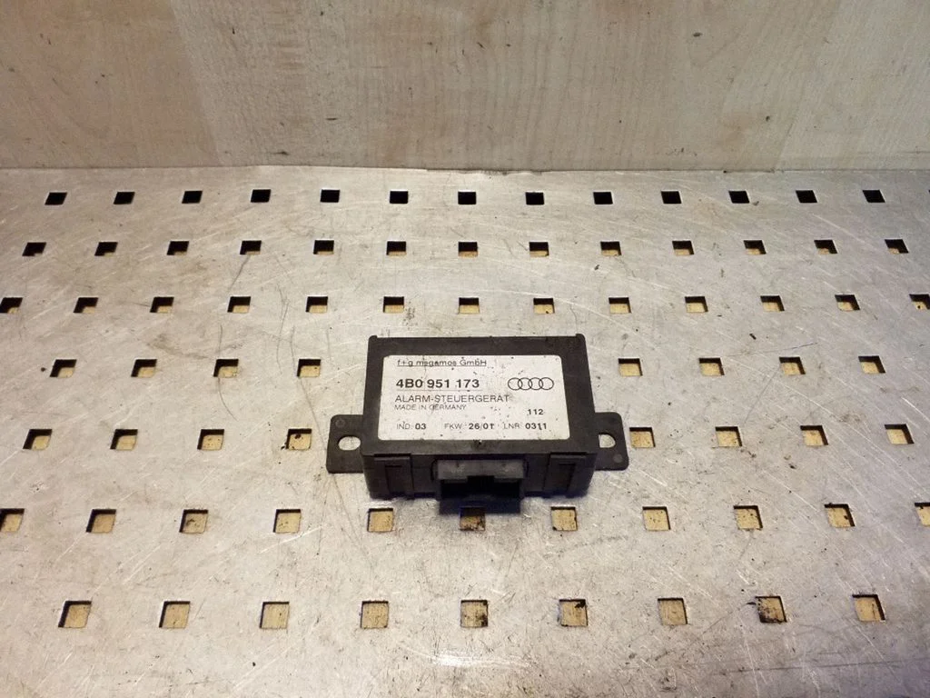 Signalizācijas vadības bloks – Audi A6 Allroad C5 (1999-2005)