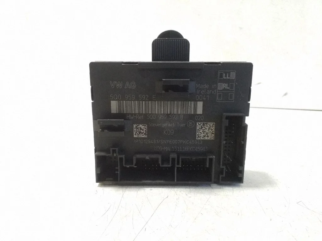 Door control unit/module – Volkswagen Passat B7 USA (2012-2019)