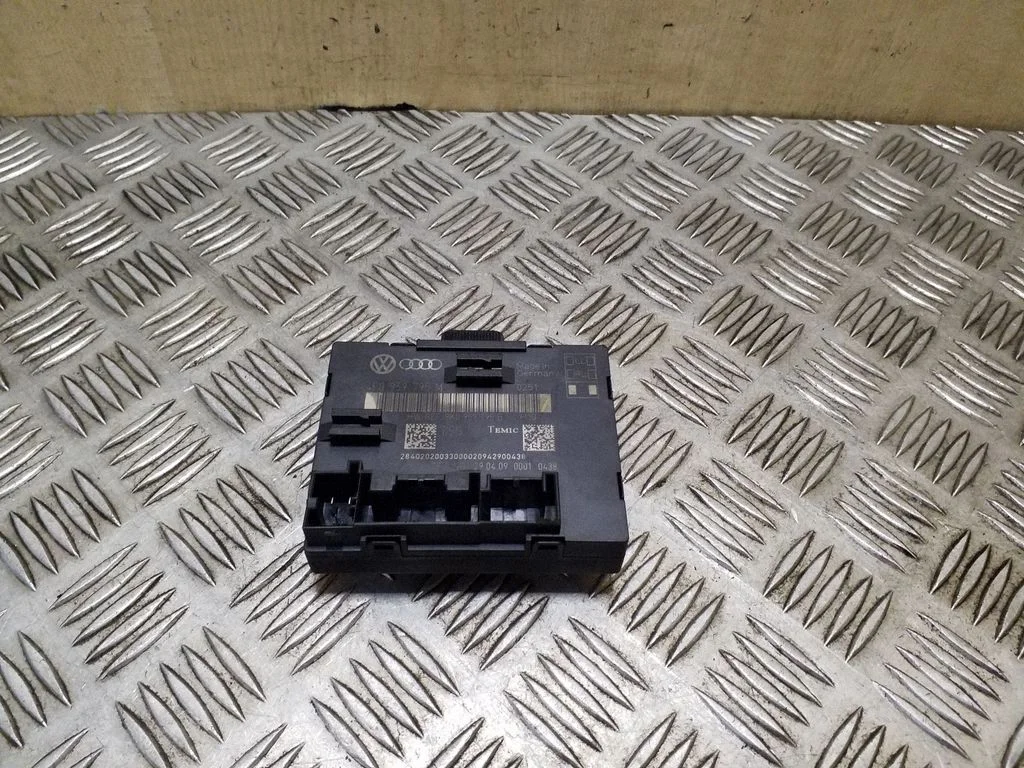 Door control unit/module 4F0959795M