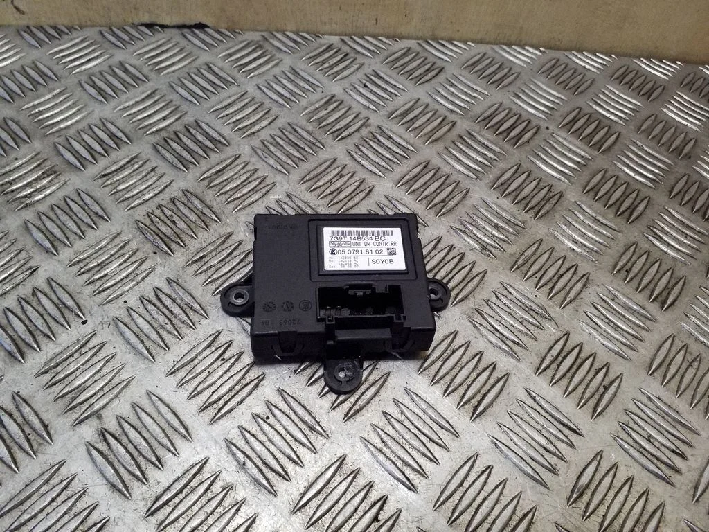 Door control unit/module – Volvo XC70 (2008-2013)