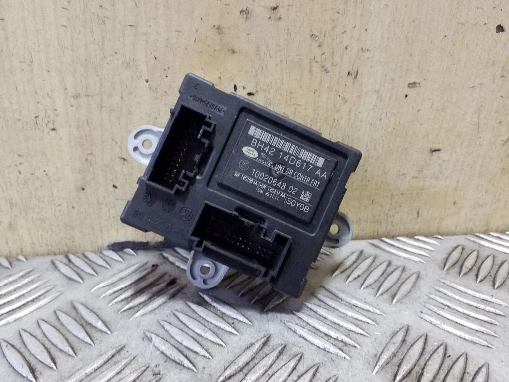 Door control unit/module – Jaguar XF X250 (2007-2015)