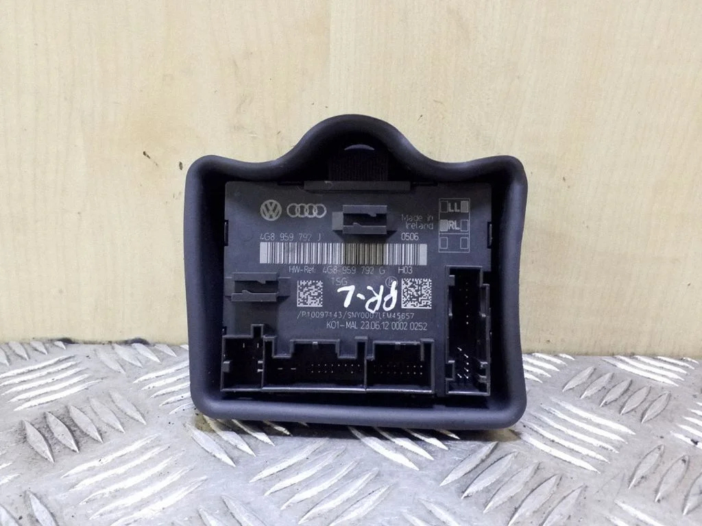 Durvju elektronikas vadības bloks – Audi A6 S6 C7 4G (2011-2018)