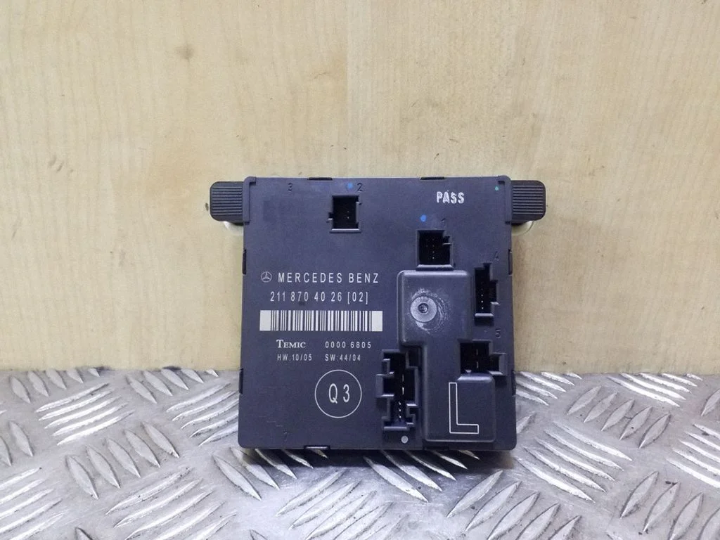 Door control unit/module – Mercedes-Benz E-Class W211 (2002-2009)
