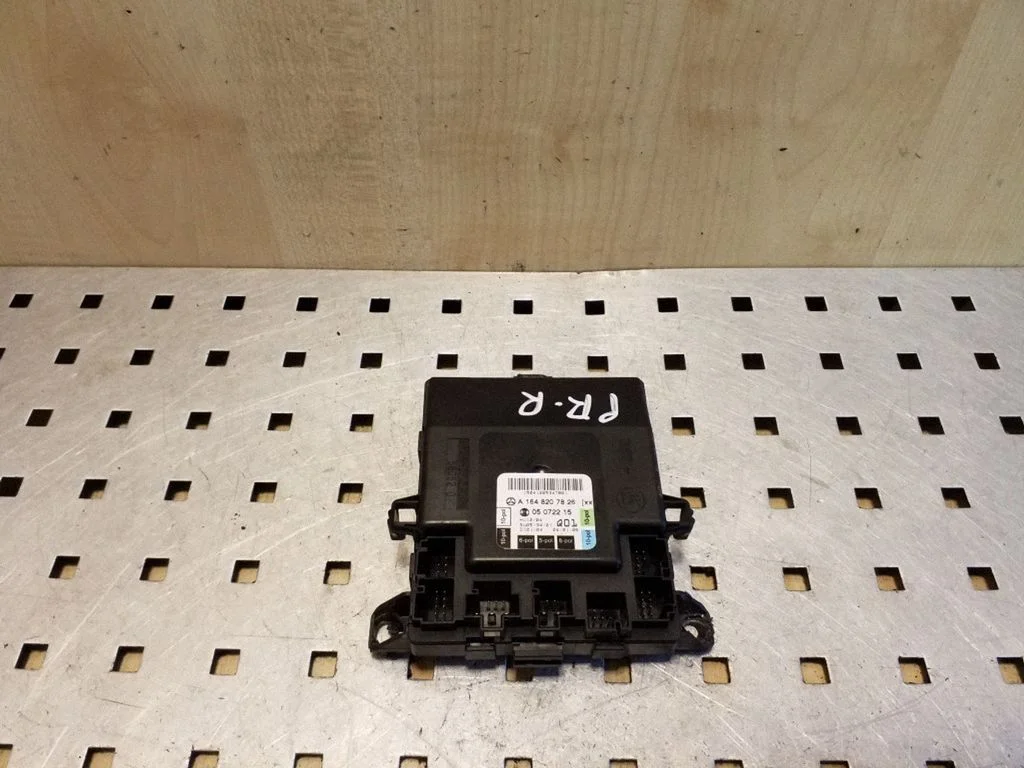 Durvju elektronikas vadības bloks A1648207826