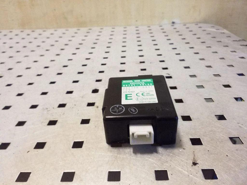 Durvju elektronikas vadības bloks 8974148150