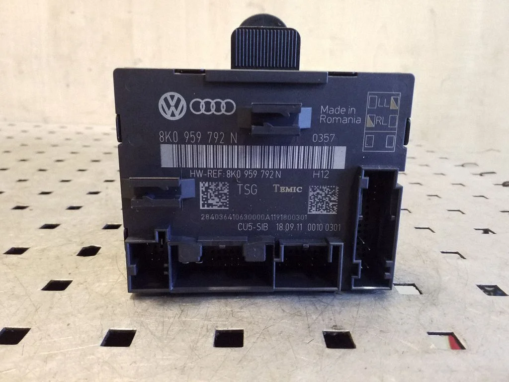 Durvju elektronikas vadības bloks – Audi Q5 SQ5 8R (2008-2017)