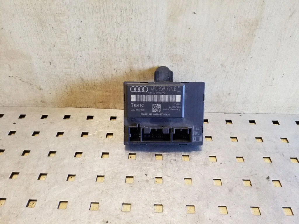 Door control unit/module 4F0959794E
